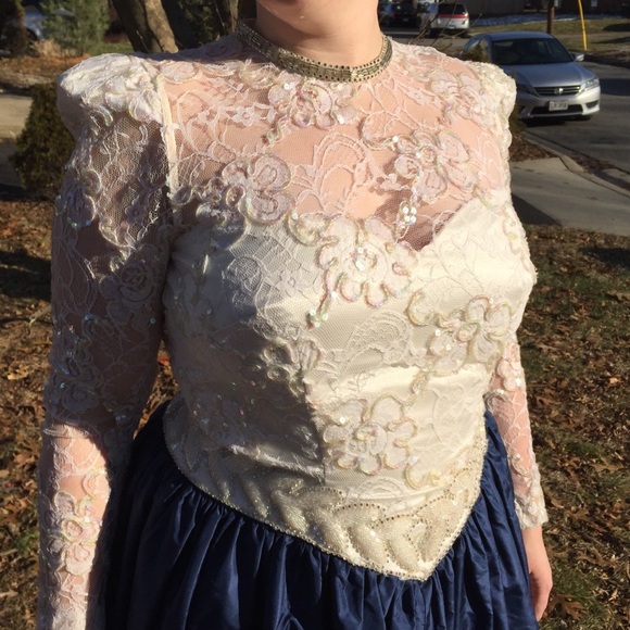 Cinderella ball gown - Picture 2 of 8